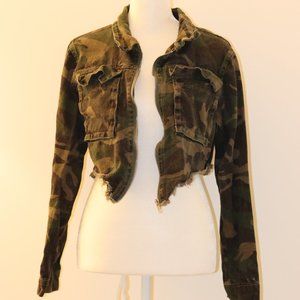 Camouflage Cropped Jean Jackie Size Small